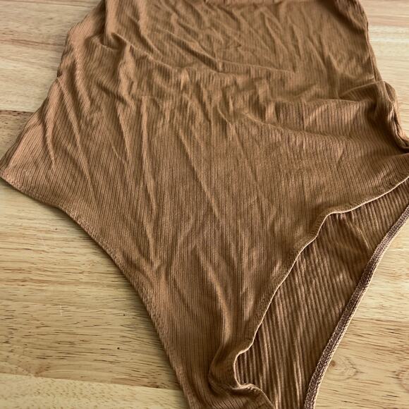 Wild Fable Women's Tan Adjustable Spaghetti Strap Bodysuit - Size Large - NWT - Picture 9 of 10